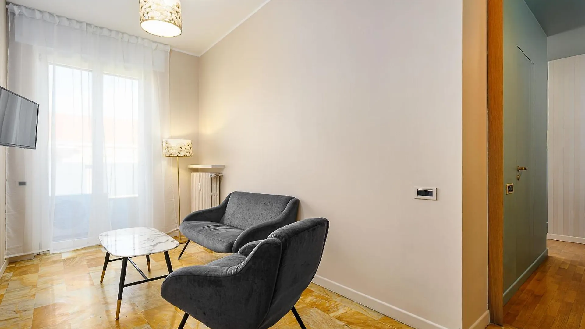 Classbnb - Spacious Apartment 20 Minutes From The City Center Milano